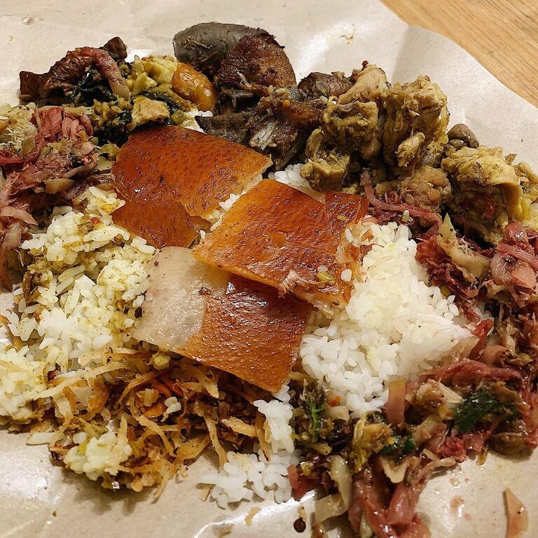 warung in bali | babi guling selingsing bu suci