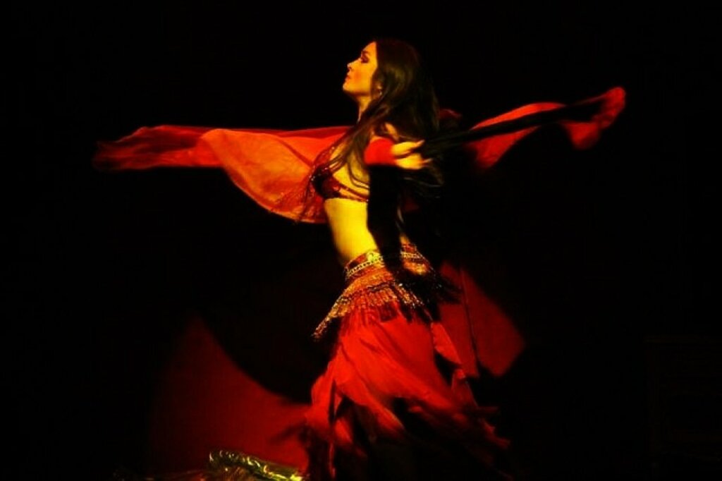 Bailarina de Danza Arabe (Aisha Bellydance)
