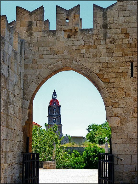 L'ingresso al palazzo del Grande Maestro - panoramio