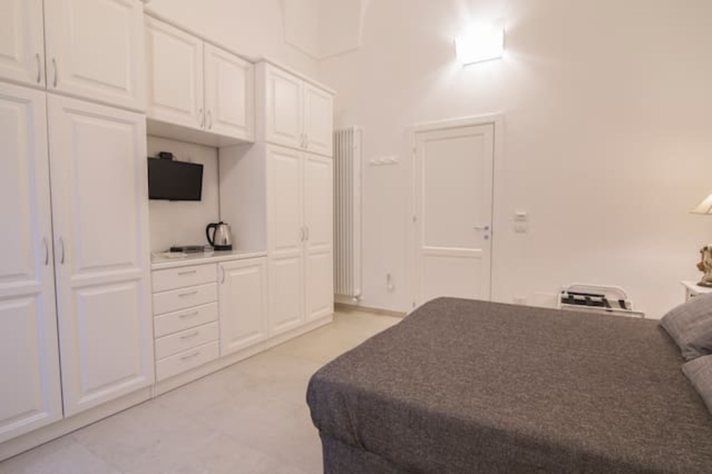 Image showcasing High Ceilings - New York NY Real Estate - Zillow