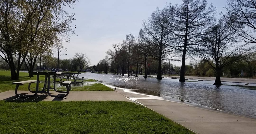 things to do in toledo ohio | go kayaking in cullen park