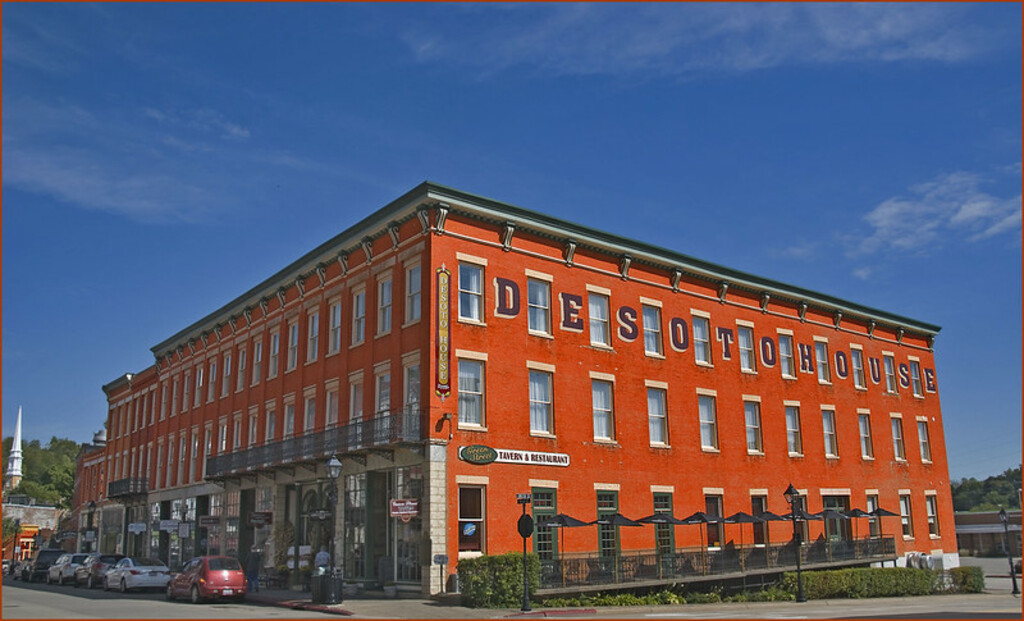 DeSoto House Hotel -- 230 South Main Street Galena (IL) September 2015
