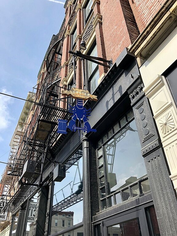 Court Street Lobster Bar Sign, Cincinnati, OH (32411317447)