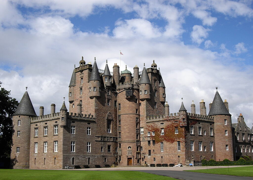 Glamis Castle 02