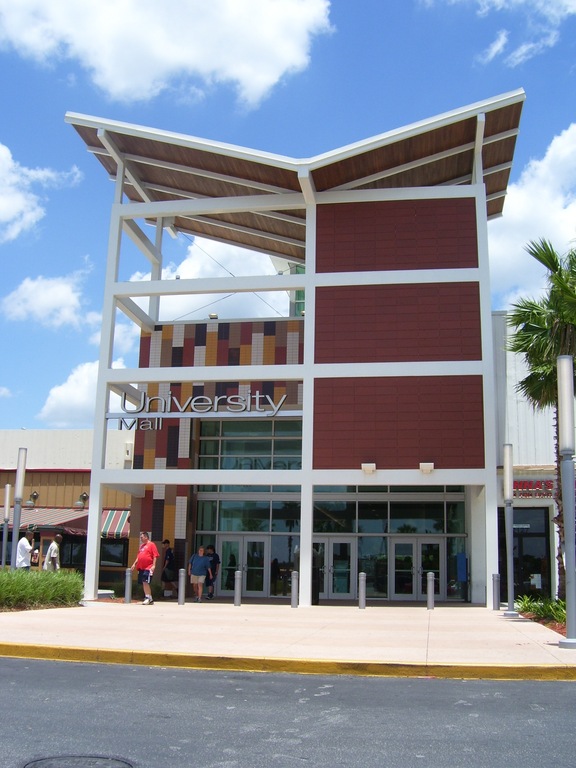 University Mall Tampa, FL entrance (2009)