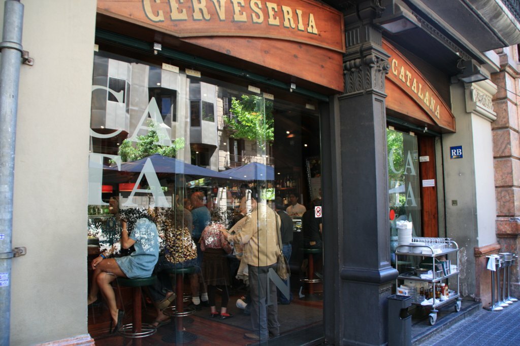 Fachada de la Ceveseria Catalana