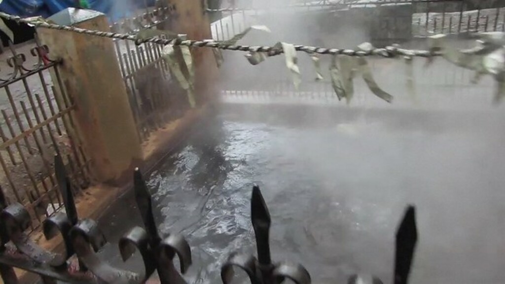 manikaran hot water springs