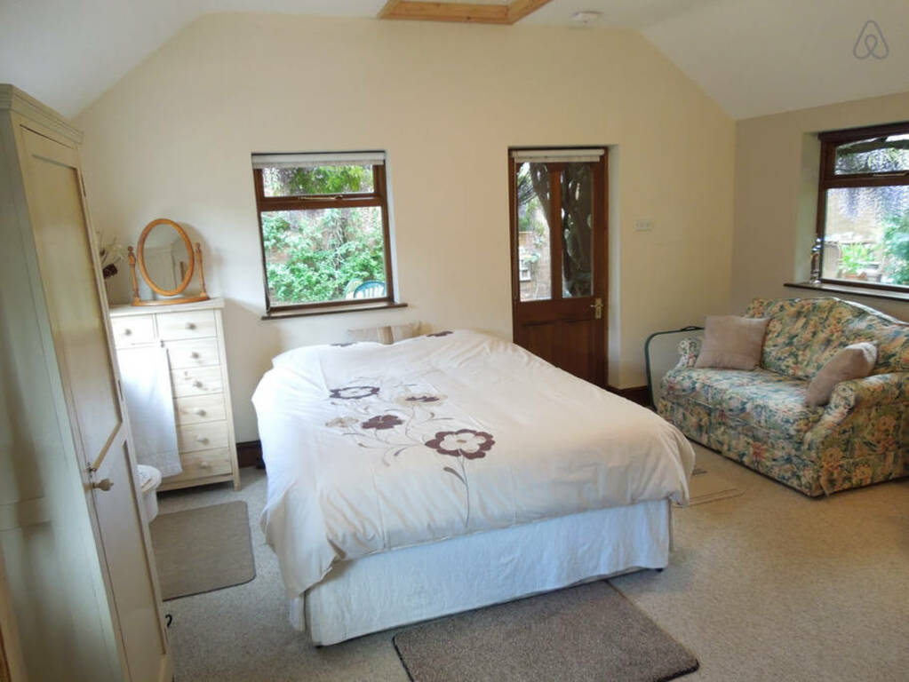 Top 16 Airbnb Vacation Rentals In Tamworth, United Kingdom Updated