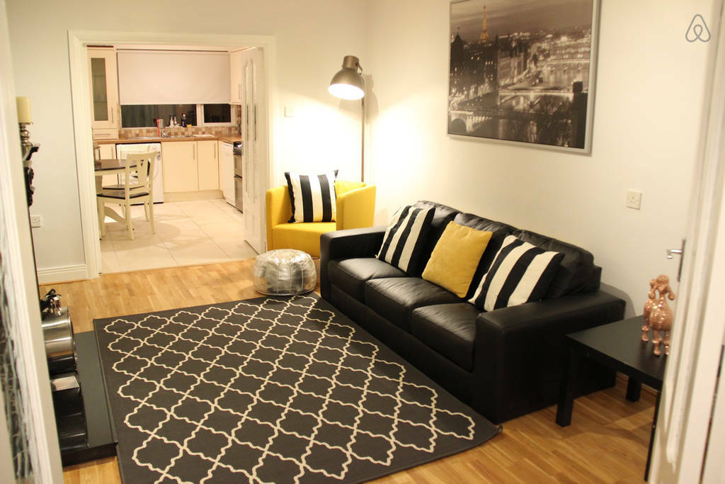 modern townhouse in the heart of the city