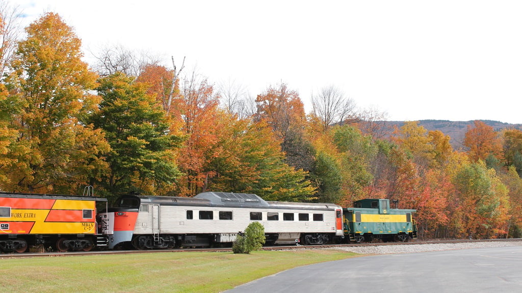 Hobo Railroad, Railroad St, Lincoln (494227) (11924623834)