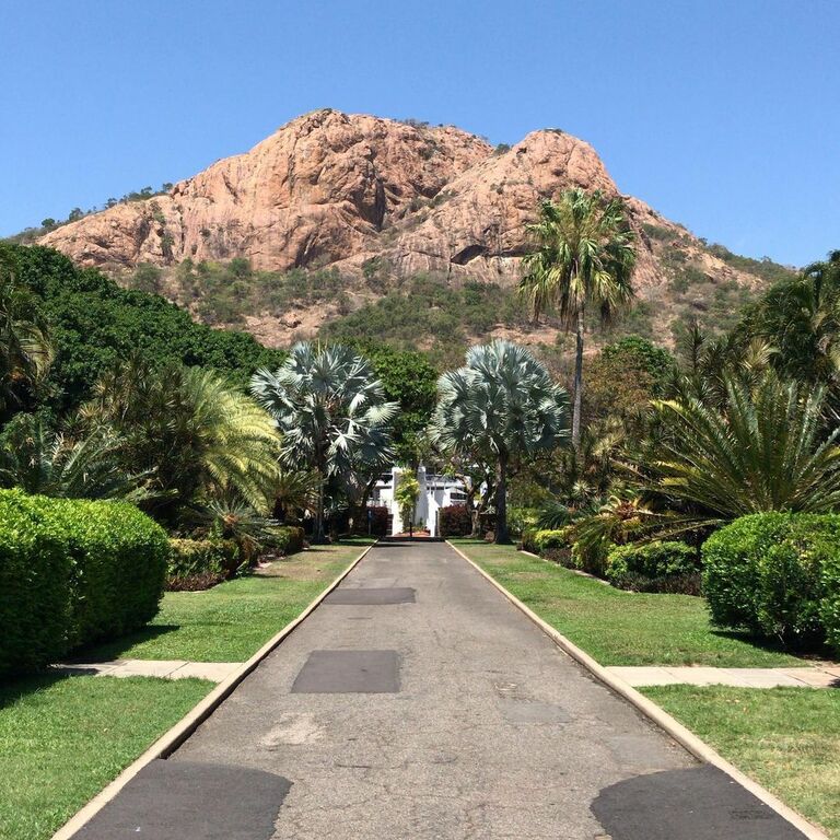 things to do in townsville | see castle hill