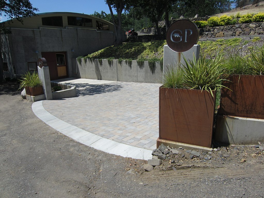 Grizzly Peak Winery entrance