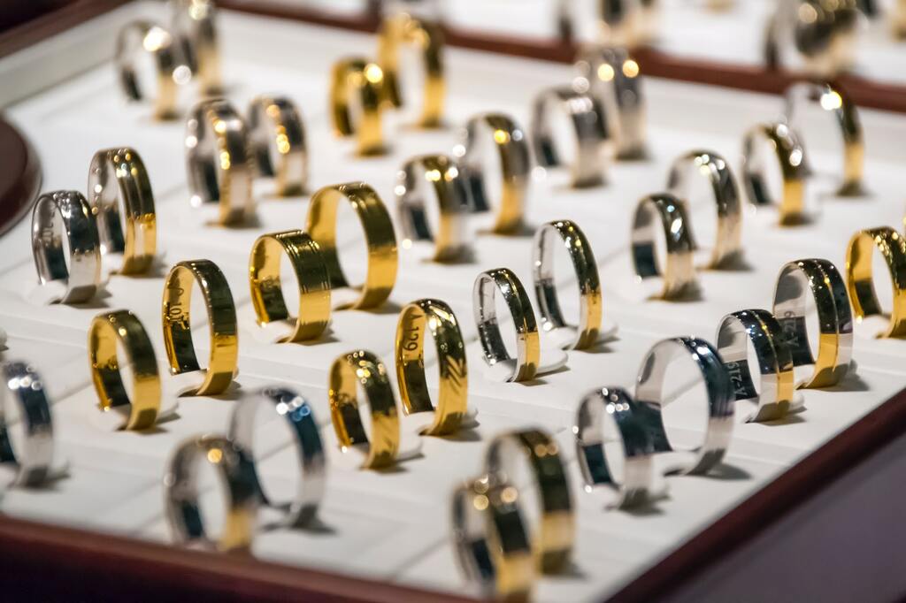 Gold jewelry