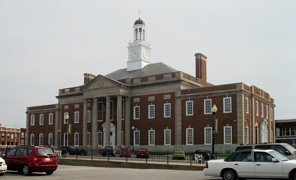 Jackson County Courthouse Independence MO-cropped