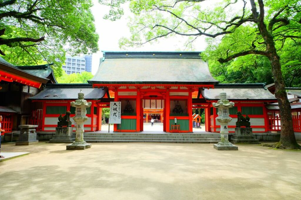 Immerse yourself in the tranquility of the Sumiyoshi Shrine