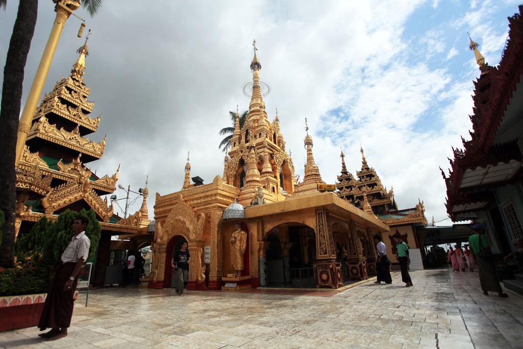 Kyauktan Ye Le Pagoda