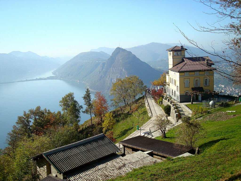 Vue de Lugano et du lac depuis le Monte Brè 04