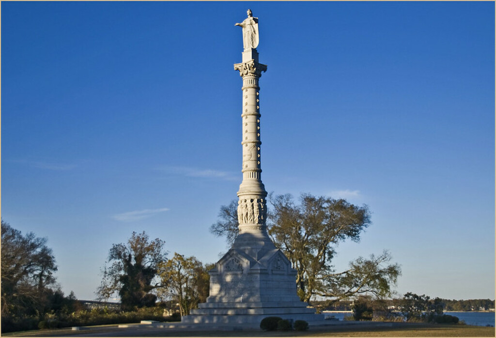 Yorktown (VA) Victory Monument Late Afternoon November 2014