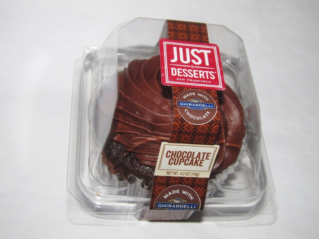 Just Desserts Chocolate Cupcake (44688901914)