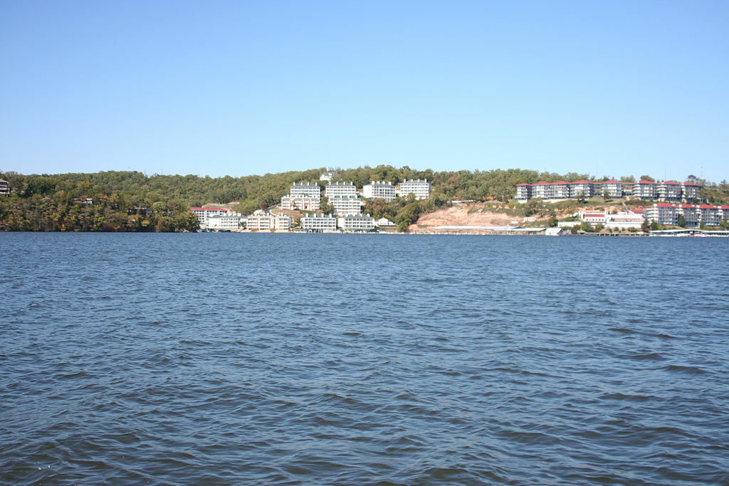 Lake of the Ozarks, MO Houses 11