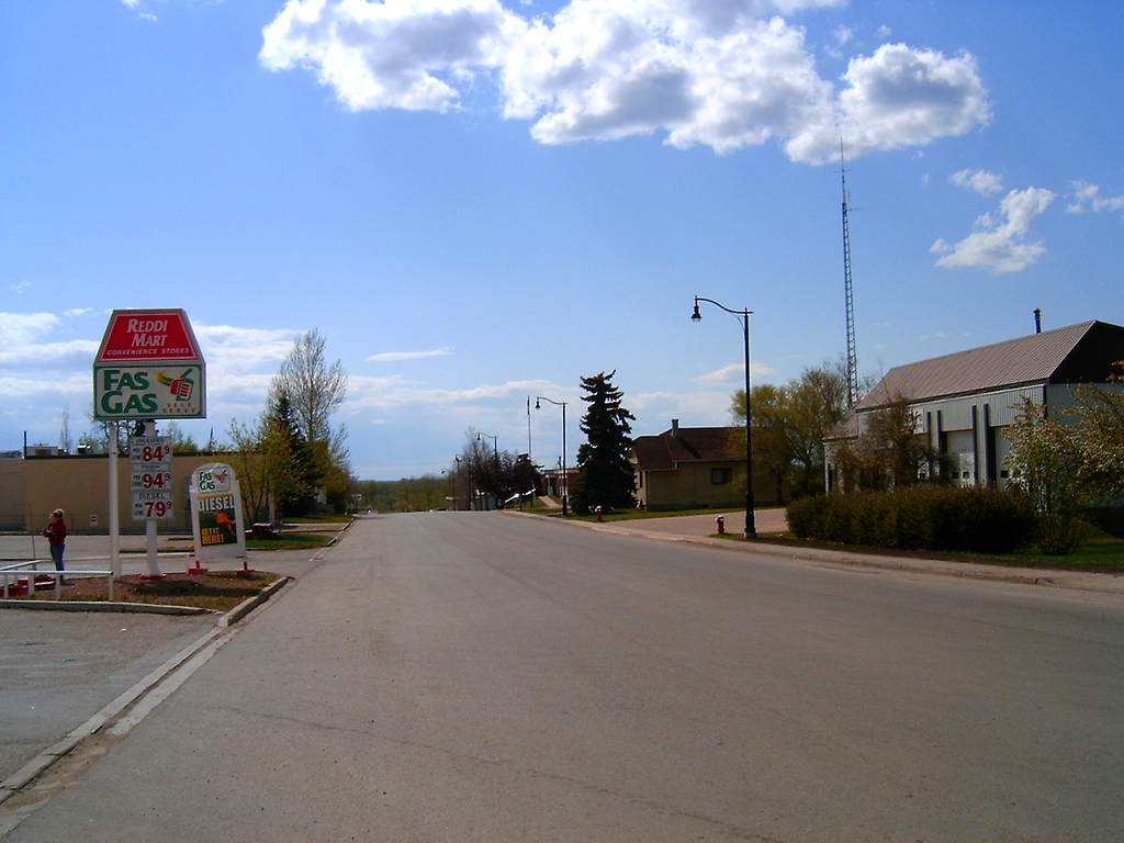 Alberta mainstreet Bowen 041