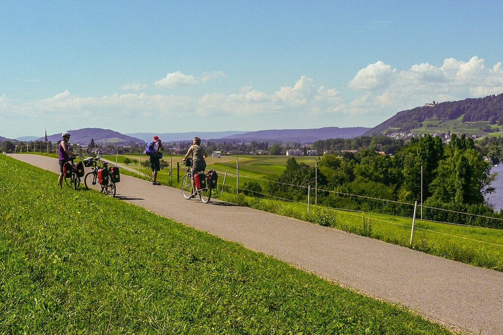 Rhein-Radweg vor Stein