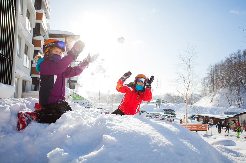 Niseko ski children Japan
