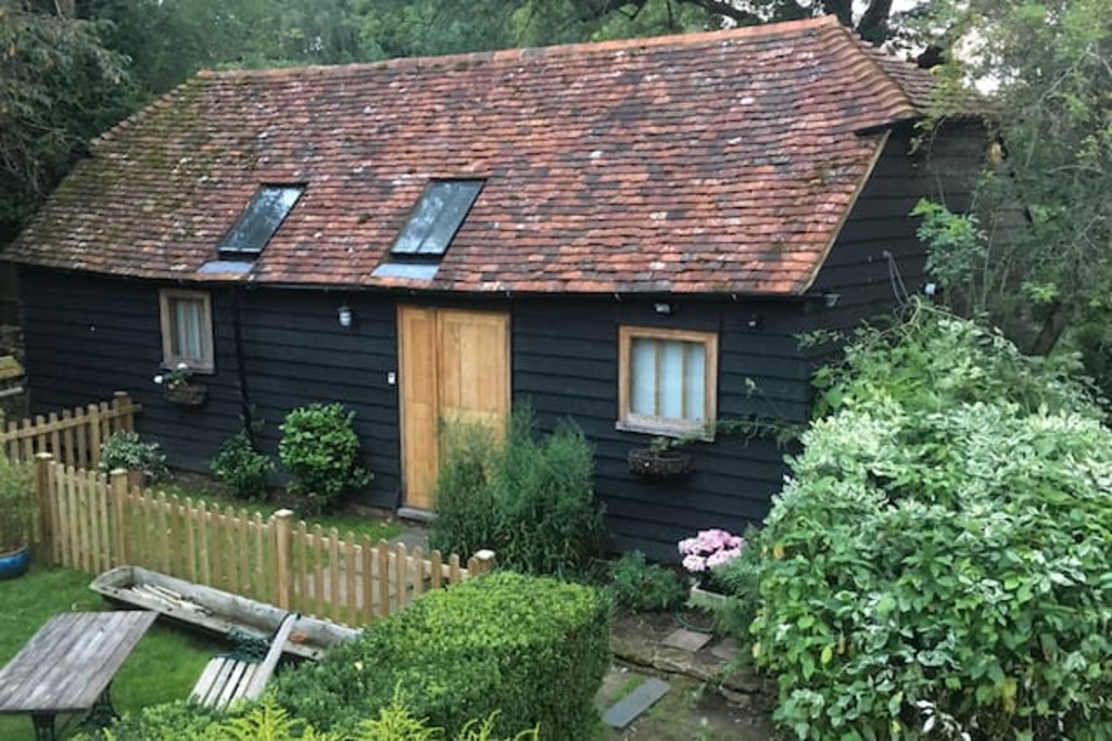 12 Best Airbnbs In Surrey, UK Updated 2024 Trip101