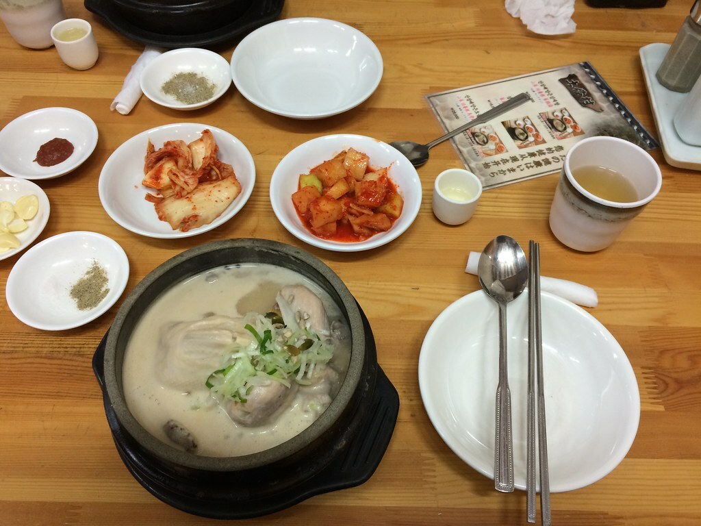 Samgyetang at Tosokchon (토속촌)
