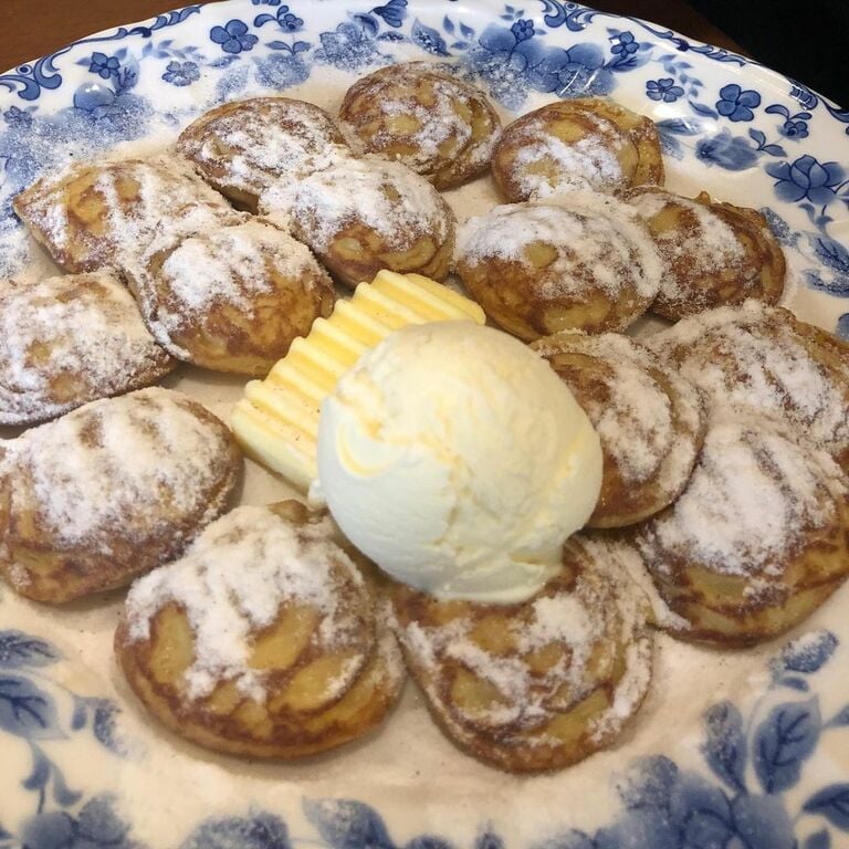 taste some fine dutch cuisine at het pannekoek & poffertjes cafe