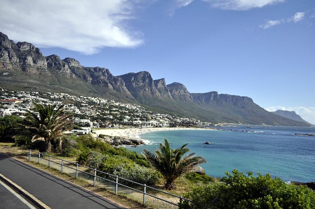 View of Camps Bay, Cape Town(11270442734)