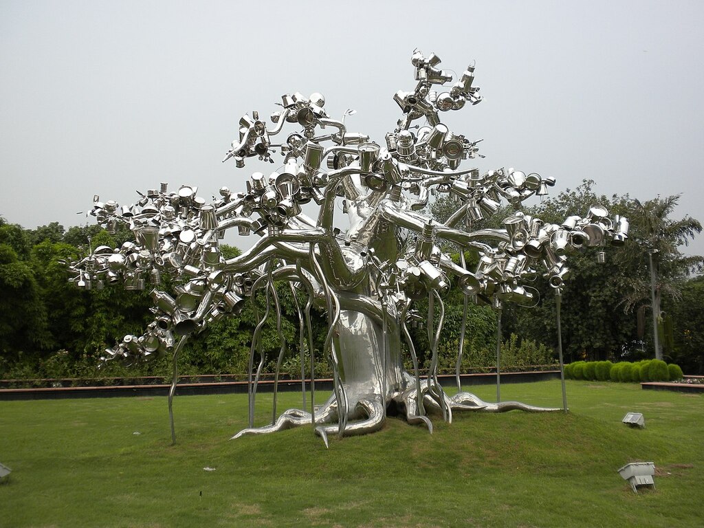 Incredible creativity on a Tree