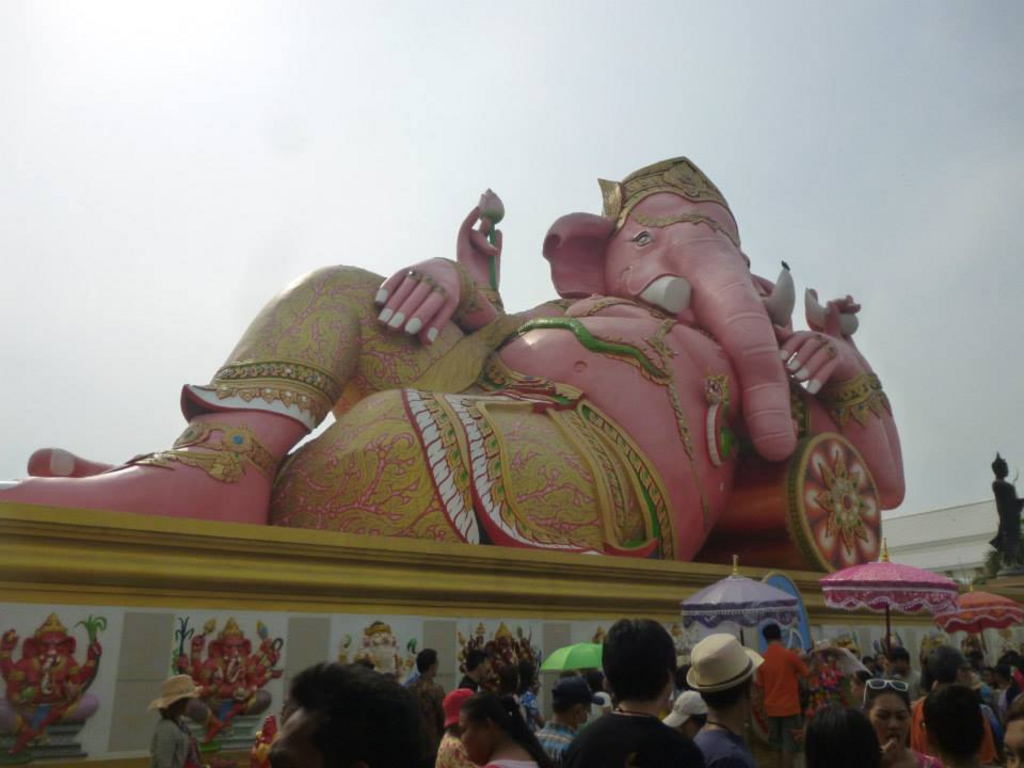 things to do in chachoengsao, thailand | wat saman rattanaram