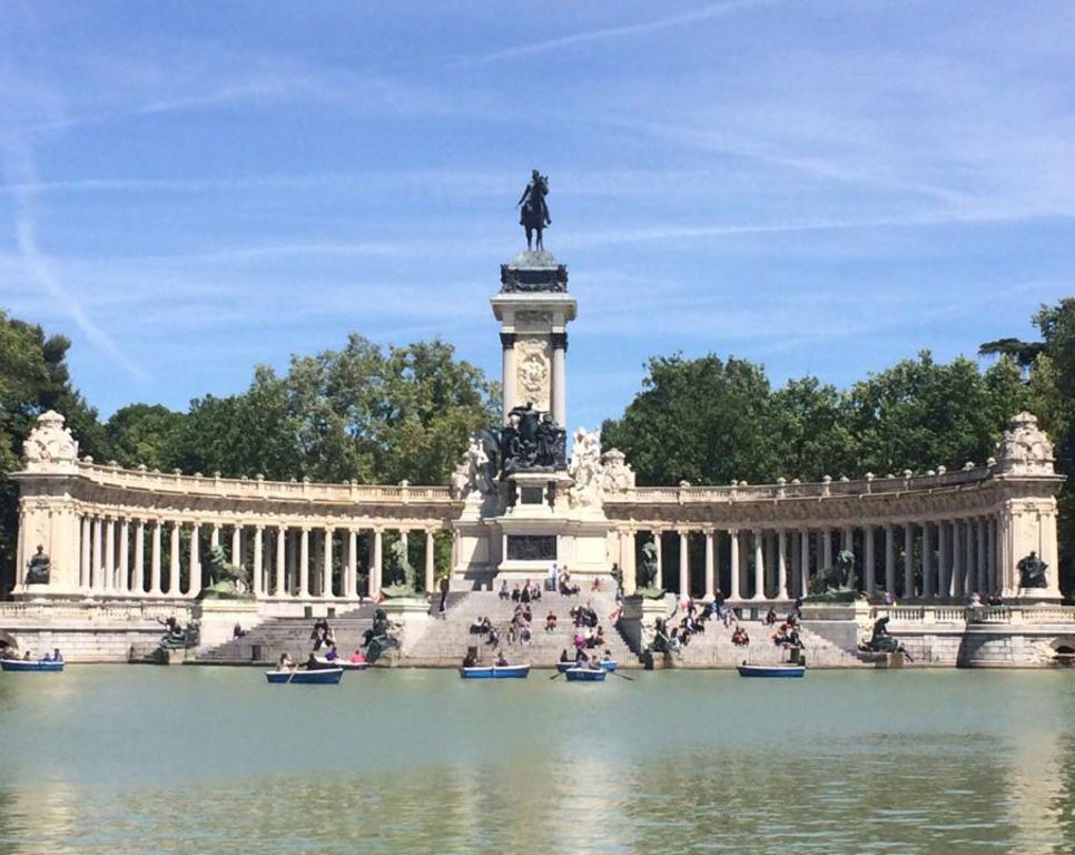 things to do in madrid | spend a relaxing day at buen retiro park