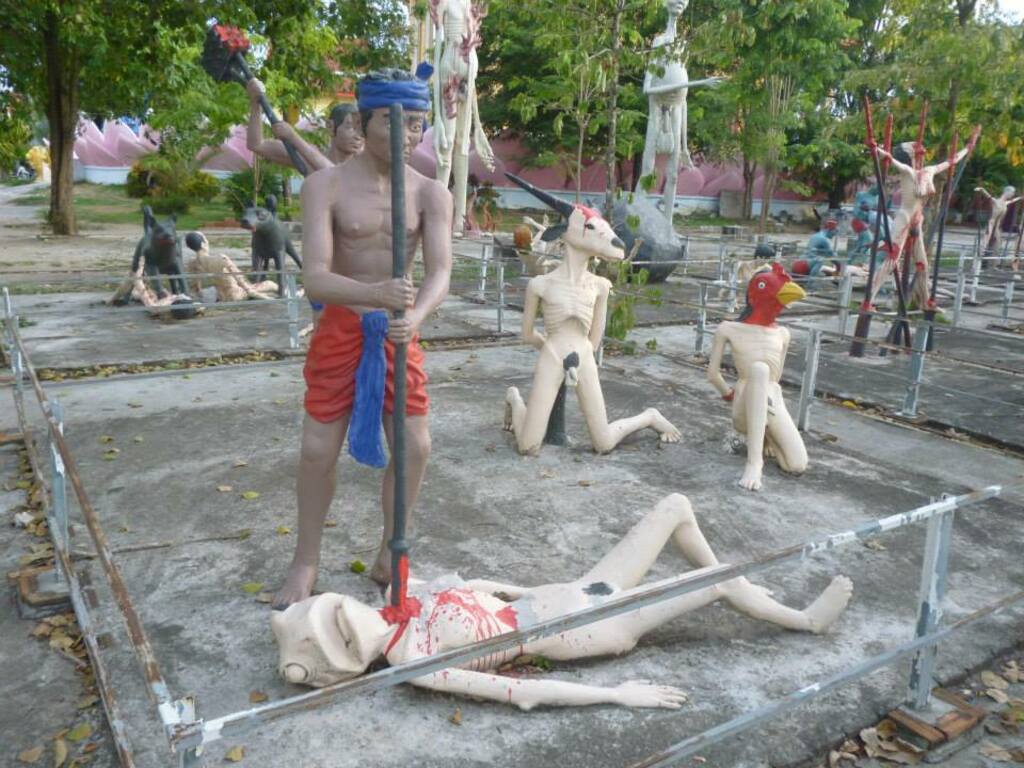 things to do in thailand | temples that depict gruesome and gory scenes of hell