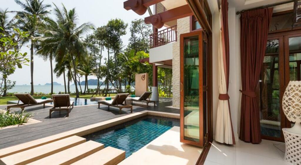 luxury villas in ko jum | amatapura beachfront villa 12