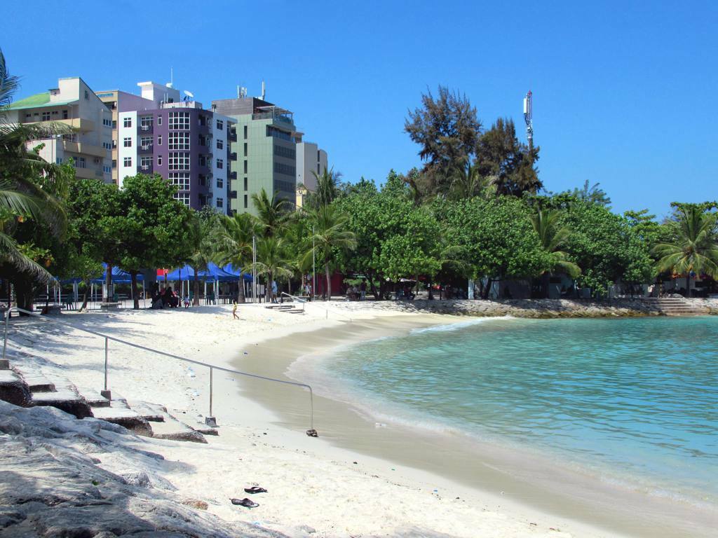 Artificial Beach (32938614986)