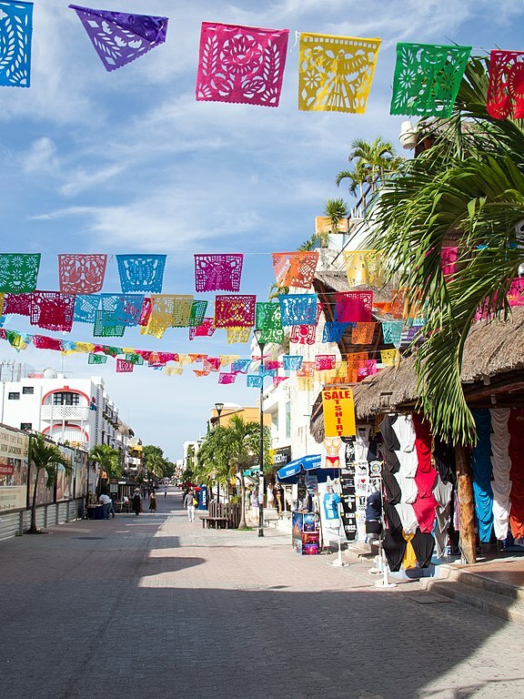 Quinta Avenida - Playa del Carmen, Quintana Roo, Mexico - August 15, 2014 - panoramio