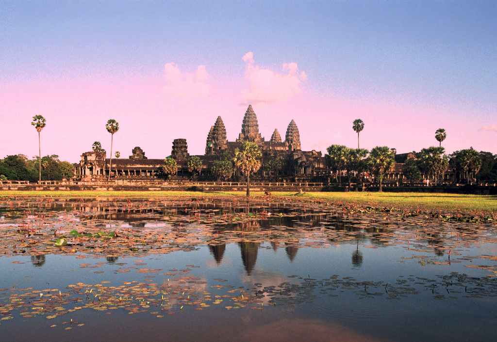 Angkor Wat from north pond