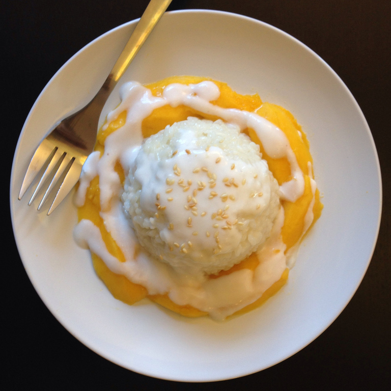 Thai coconut sticky rice with mango