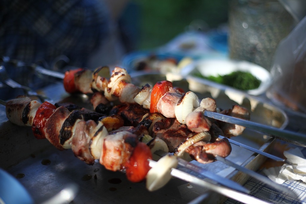 eat a kebab and drink kahwa