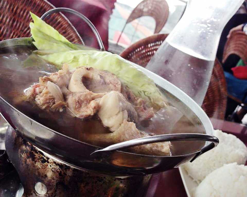 weekend getaways in tagaytay | bulalo at tagaytay mahogany market