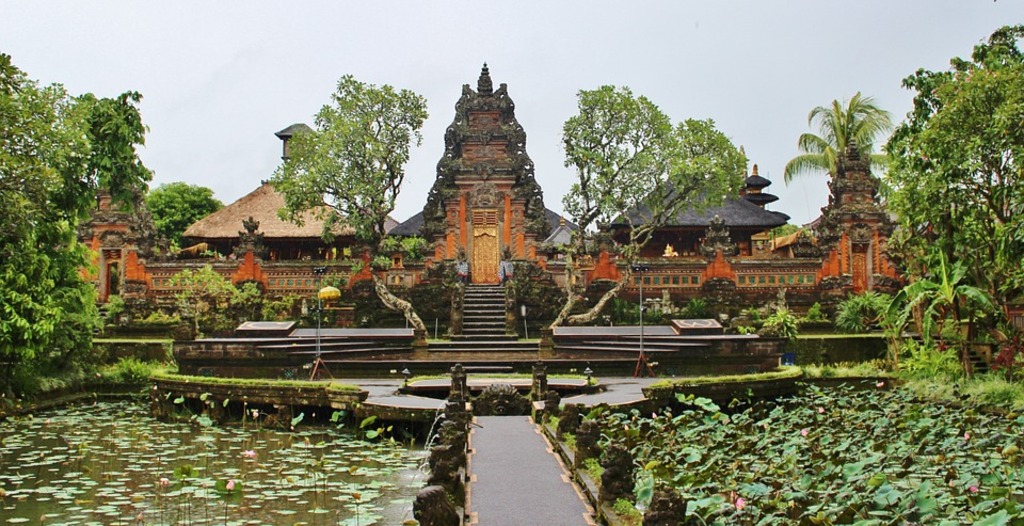 unforgettable places in ubud | ubud royal palace