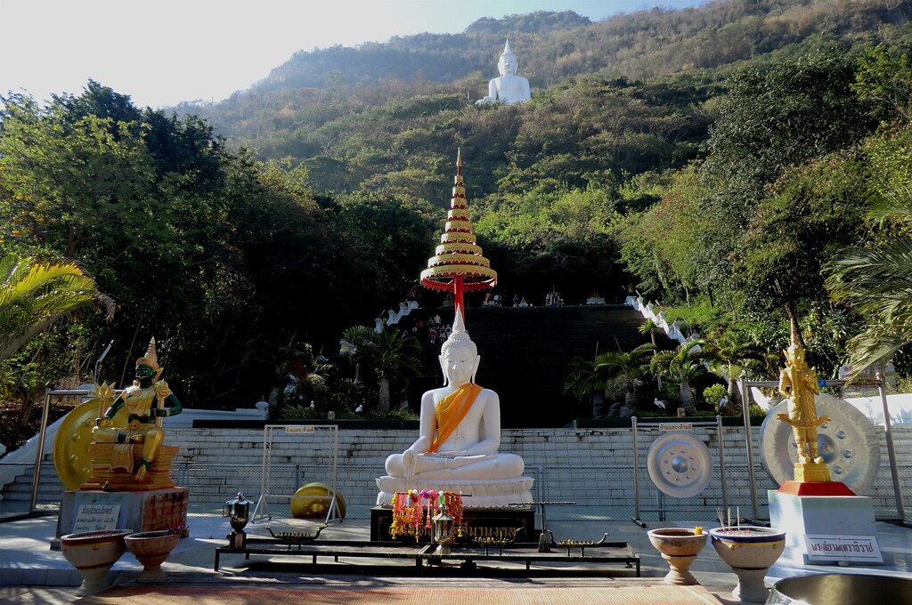 Wat Thep Phithak Punnaram-03