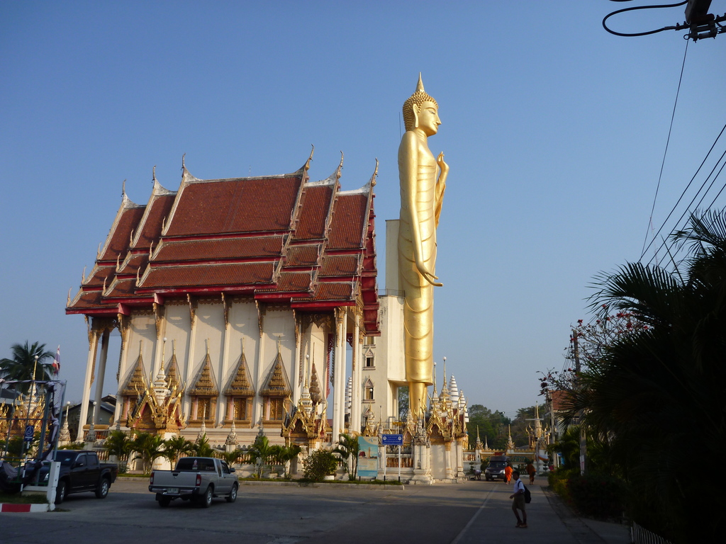 Big Buddha Statue 'Luang Phaw Dto' - panoramio