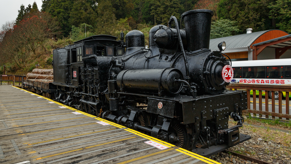 Alishan Taiwan Alishan-Forest-Railway-03c