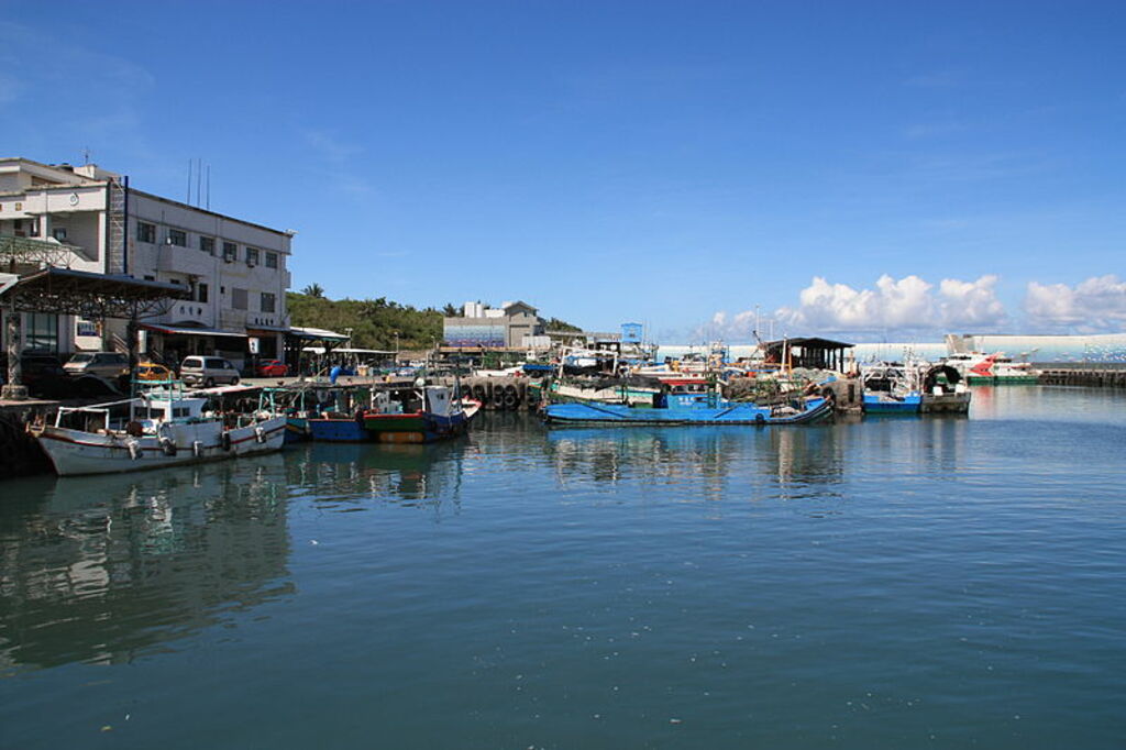 2010 07 16430 5694 Taitung City, Taiwan, Fugang Fishing Harbor, Commercial fishing in Taitung City