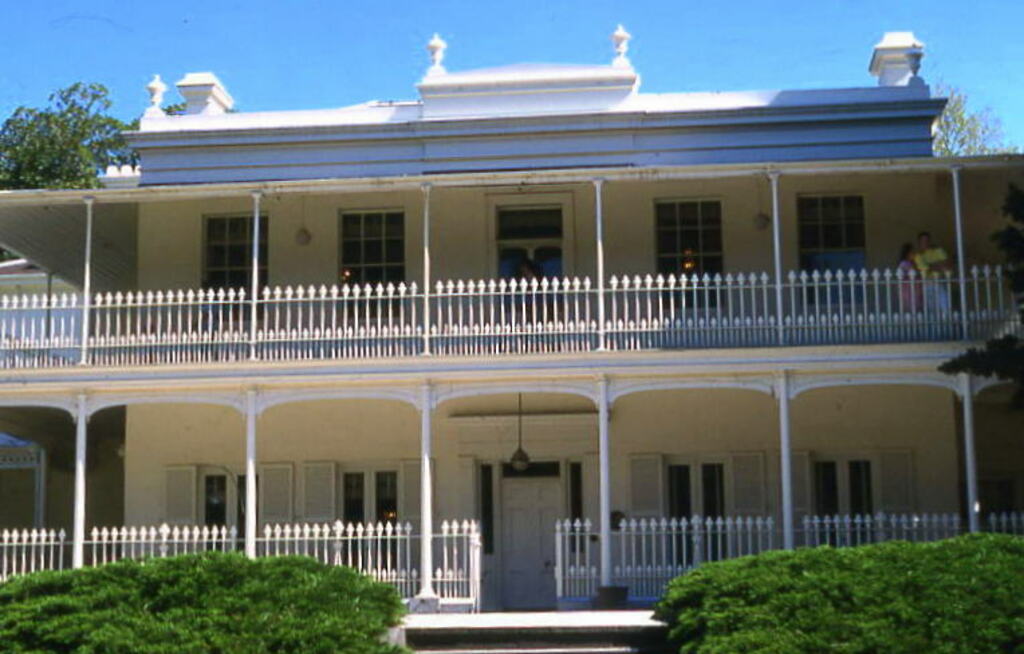 (1)Como in Melbourne Australia