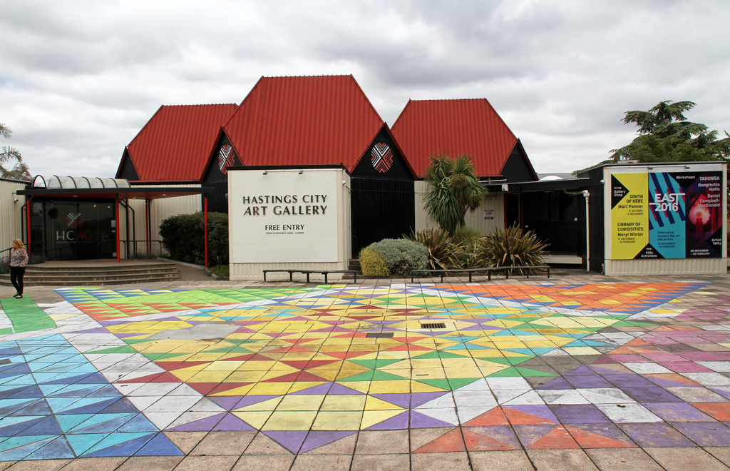 Hastings Art Gallery (31034067154)