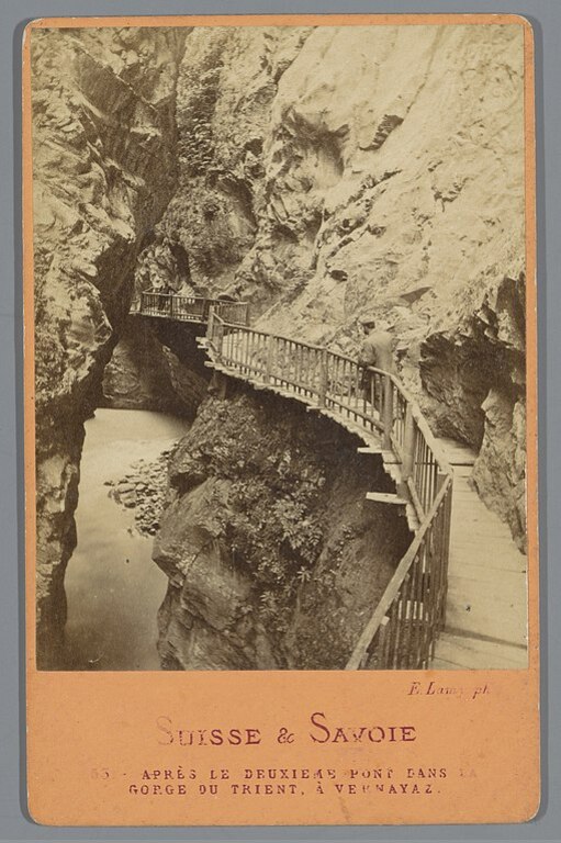 Apres le deuxieme pont dans la Gorge du Trient, a Vernayaz, RP-F-F24901